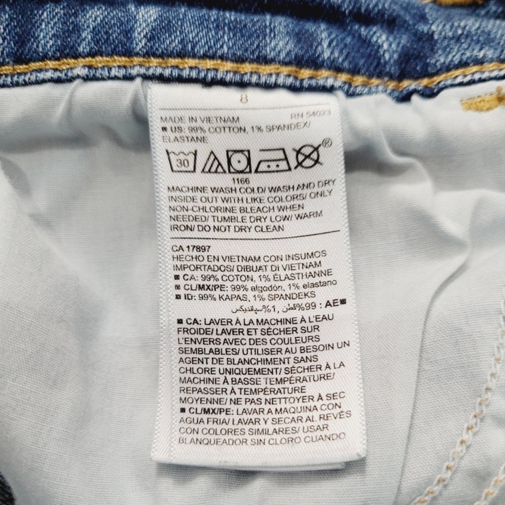 Old Navy Boyfriend Denim Cut Off Shorts Womans Size 8 Blue Jean Button Fly - Picture 9 of 10